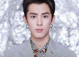 王鹤棣娱乐吃瓜视频,揭秘明星幕后趣事